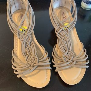 Ladies tan strappy sandal